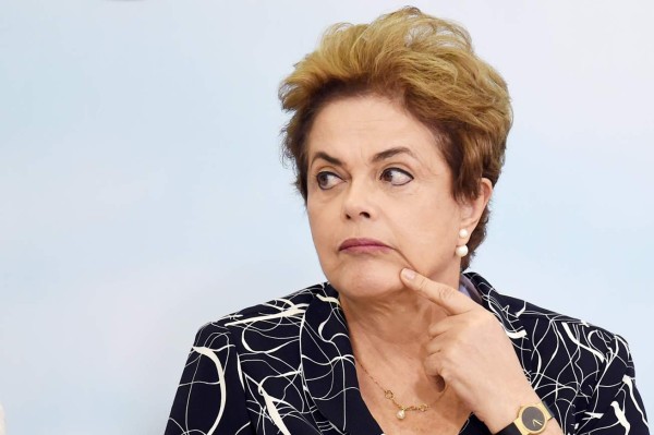 Comisión da luz verde a juicio político contra Dilma