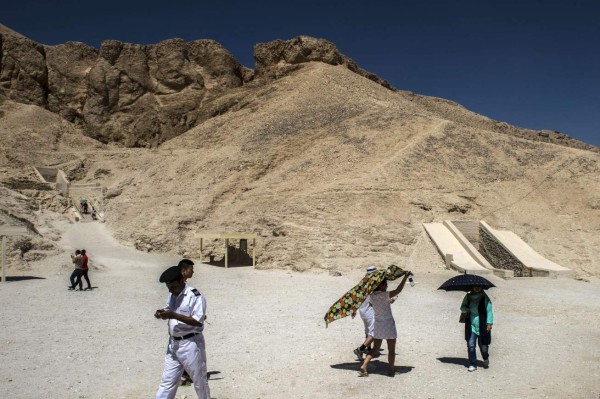 Expertos afirman haber hallado tumba de la reina Nefertiti
