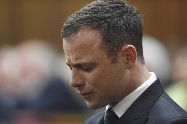 Pistorius, culpable de homicidio por matar a su novia a tiros: Jueza