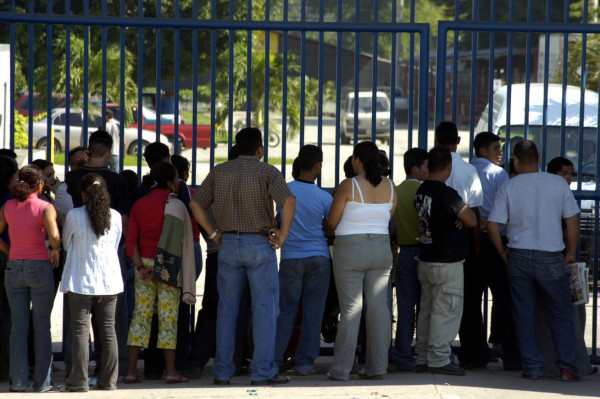 Dos millones de hondureños subempleados abogan por un trabajo digno