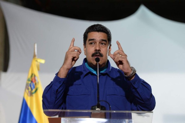 Maduro adelanta las elecciones presidenciales para el 22 de abril