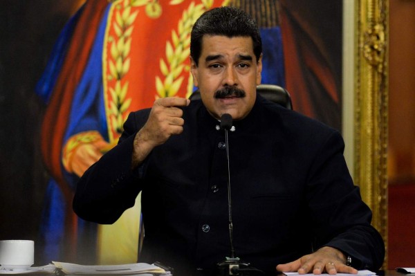Maduro amenaza con cárcel a gobernadores