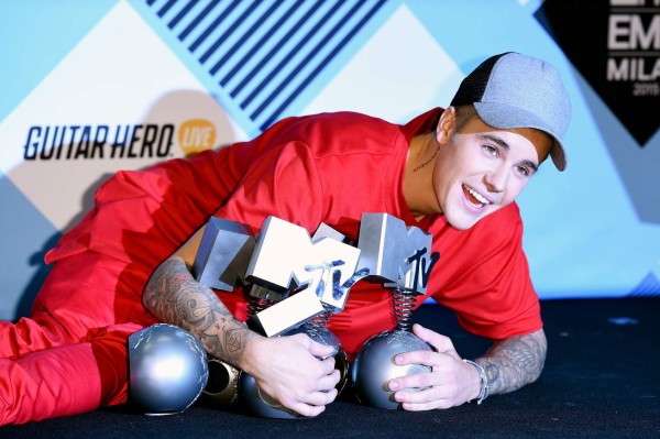 Justin Bieber hace historia en los MTV EMA 2015