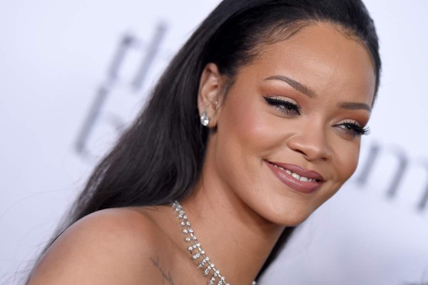 Rihanna escapa de tiroteo en disco