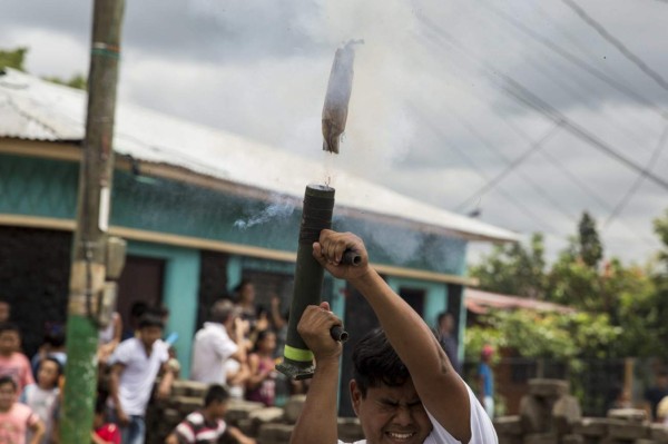 Un muerto y daños a emisora estatal en protestas en Nicaragua
