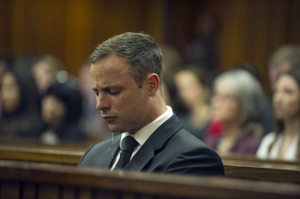 Pistorius condenado a 5 años de cárcel por matar a su novia