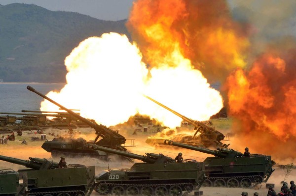 Kim se prepara para la guerra: Norcorea realiza maniobras con fuego real