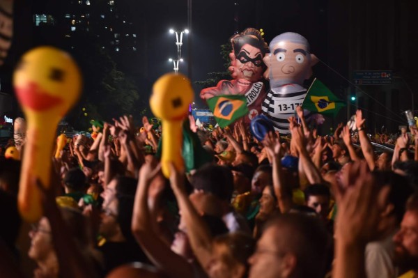 Dilma Rousseff queda a un paso del juicio político
