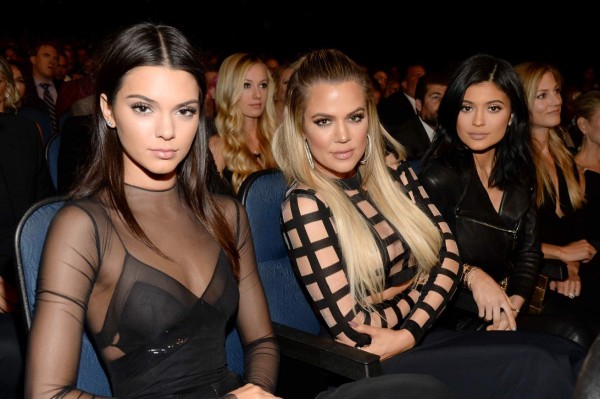 ¡Kylie, Khloe y Kendall se disfrazan de ancianas!