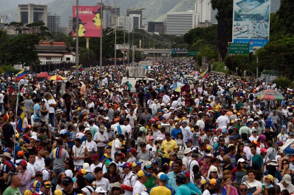 Oposición venezolana cumple tres meses de protestas