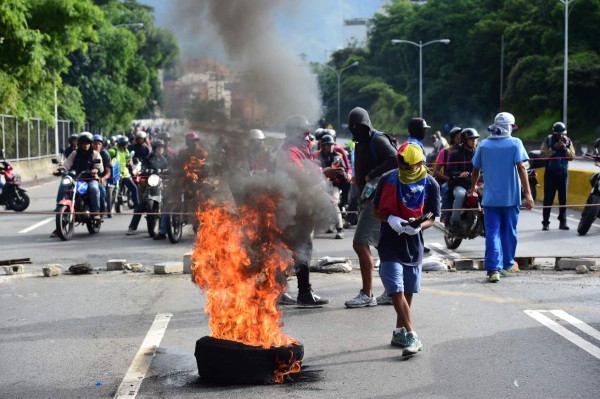 Oposición inicia paro general para retirar Constituyente de Maduro