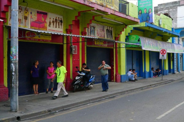 Comercio cerrado en el centro de San Pedro Sula por amenazas de saqueo