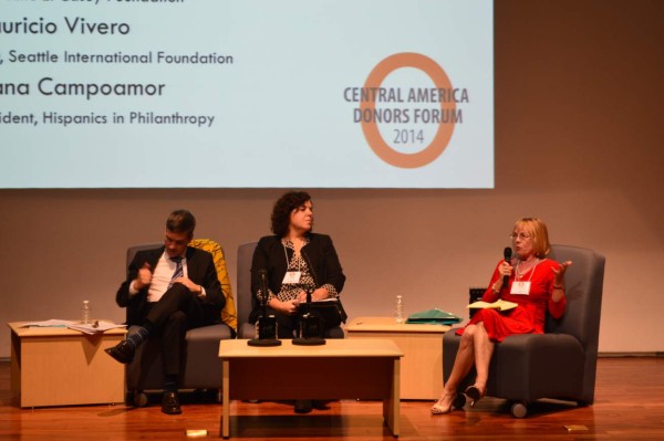 Mauricio Vivero, CEO, Seattle International Foundation; Sally O’Neill de Trocair y Laura Speer, Associate Director, Policy Reform & Advocacy, The Annie E.