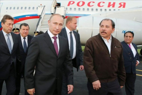 Vladimir Putin llega a Nicaragua y es recibido por Daniel Ortega