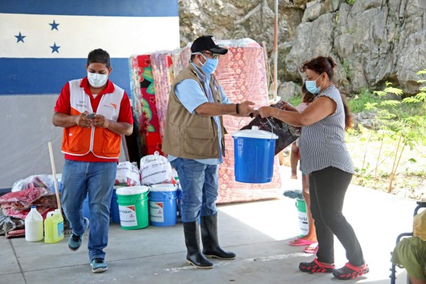 Solidaridad de voluntarios no desampara a los damnificados de Honduras