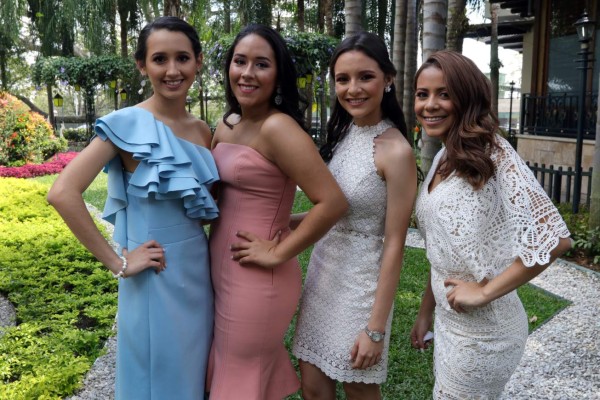 Aylin Arévalo, Paola Cartagena, Nelly Andrews y Karina Morales.