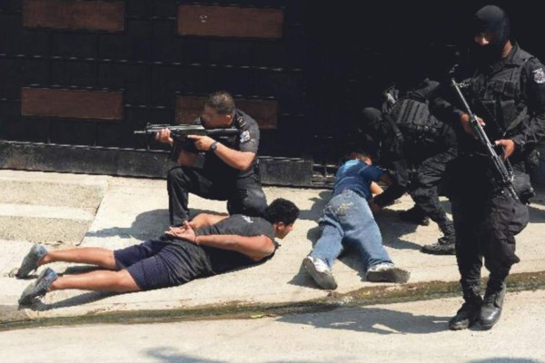 Arrestan a 52 pandilleros en operativo de seguridad en sureste de El Salvador
