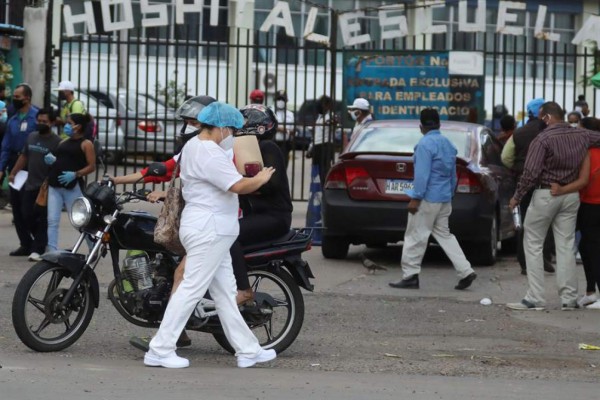 El COVID-19 sigue en alza en Honduras entre dificultades con pruebas PCR