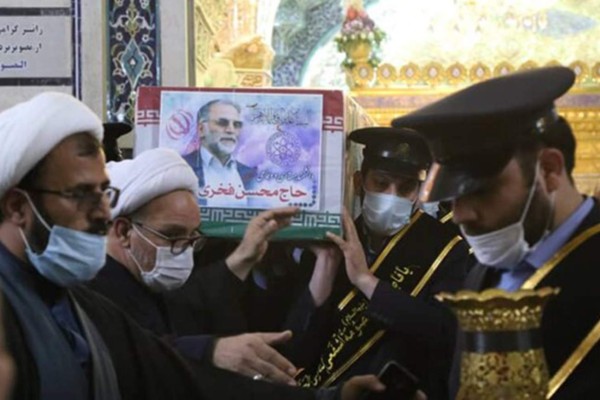 Irán estudia su respuesta al asesinato de científico