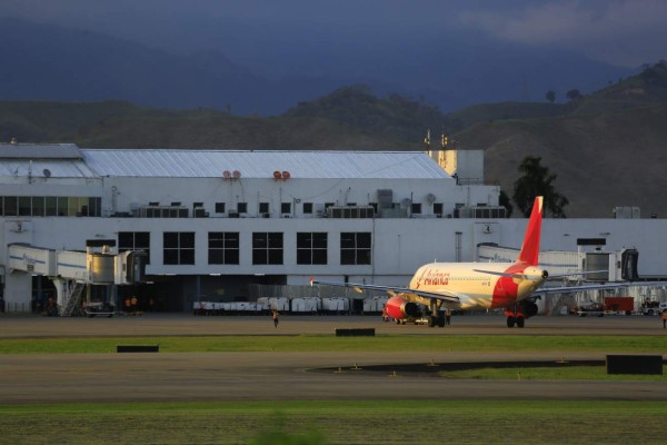 Diputados de Cortés se oponen a que el Gobierno administre aeropuertos