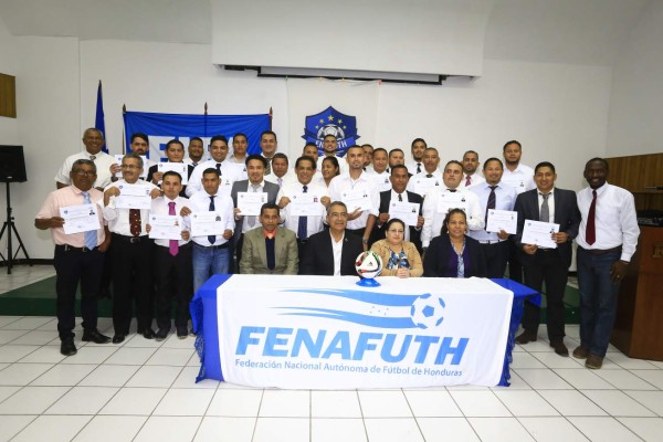 29 aspirantes comienzan su preparación para entrenadores en Honduras