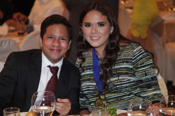 Erik Moya y Dora Bográn