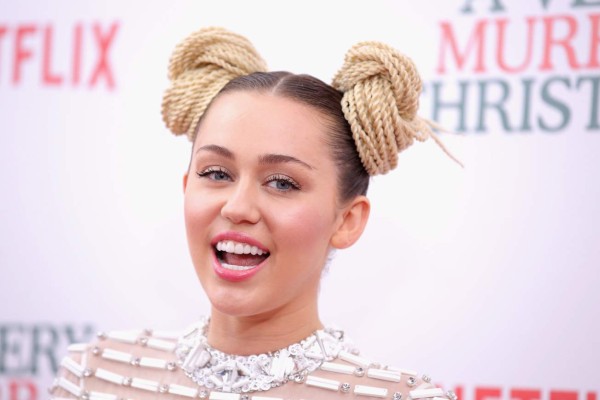 Miley Cyrus actuará en serie televisiva de Woody Allen  