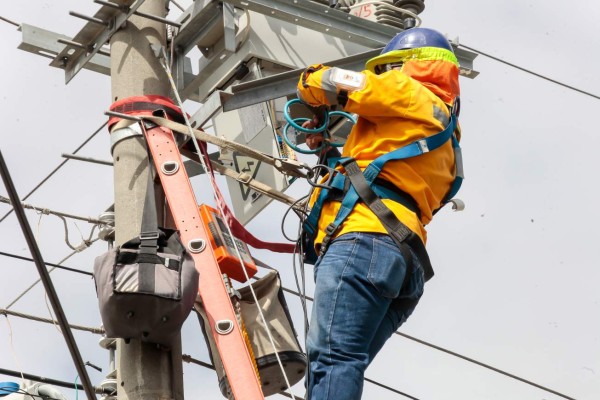 Demanda de electricidad cae en un 12% por COVID en Honduras