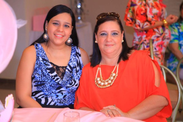 Fiesta maternal para Cynthia Cálix de Juárez
