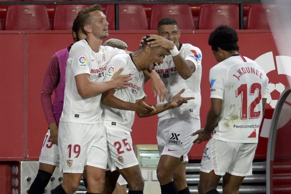 Sevilla venció al Betis en la reanudación de la Liga de España