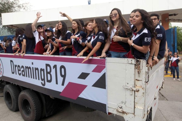 Algarabía por el último año escolar en la EIS