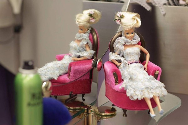 Abren un salón de belleza para muñecas barbie