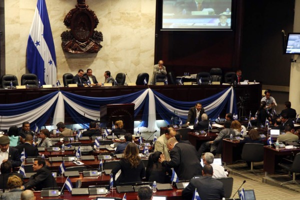 18 diputados aplazados por 'cero producción'