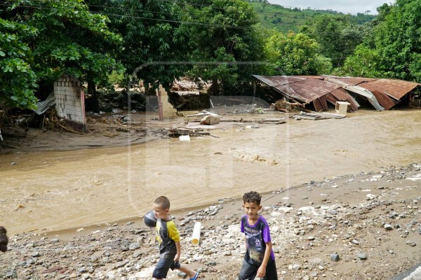 Incomunicada Santa Bárbara por destrucción de carreteras