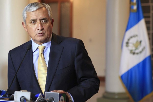 Emiten orden de captura contra presidente de Guatemala por corrupción