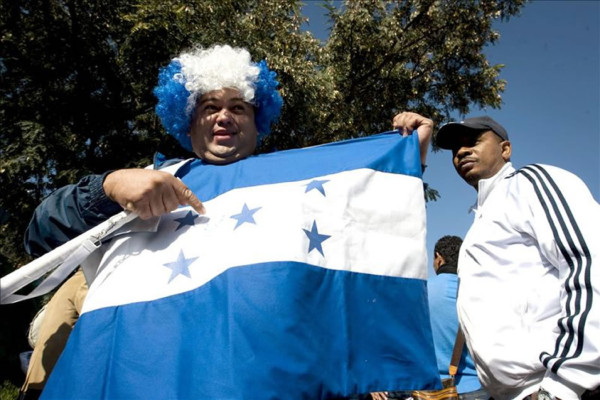 Posesión de Juan Orlando genera expectativas para hondureños en EUA