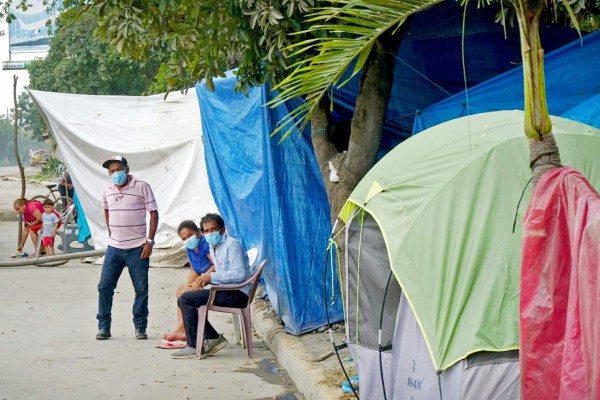 Más de 1,200 damnificados continúan en albergues y decenas en los bulevares