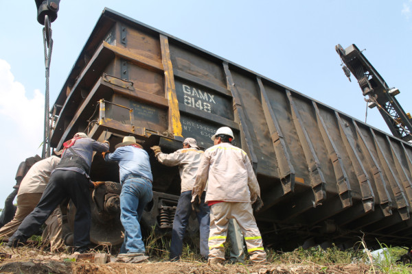 Sin identificar dos migrantes fallecidos en tren en México