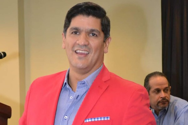 Eddy Herrera llega mañana viernes a San Pedro Sula