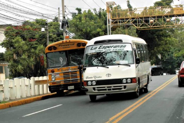 Honduras: Se llevan el bus, después de asaltar a pasajeros