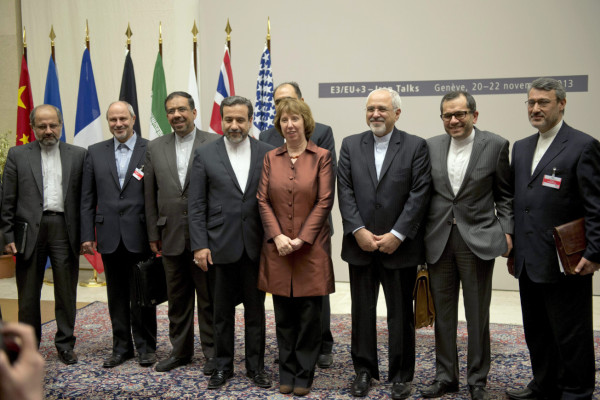 Irán y potencias mundiales alcanzan histórico acuerdo sobre programa nuclear