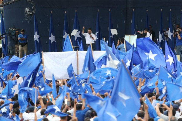 Presidente de Honduras confirmará esta semana si acepta candidatura del PN