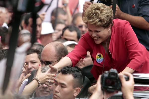 Últimos sondeos dan entre cuatro y seis puntos de ventaja a Rousseff