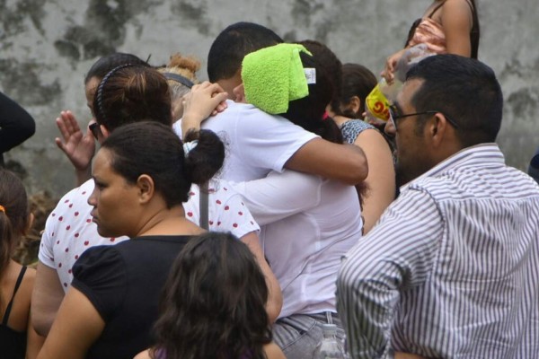 Familiares y compañeritos despiden a Yosel Hernández en La Ceiba
