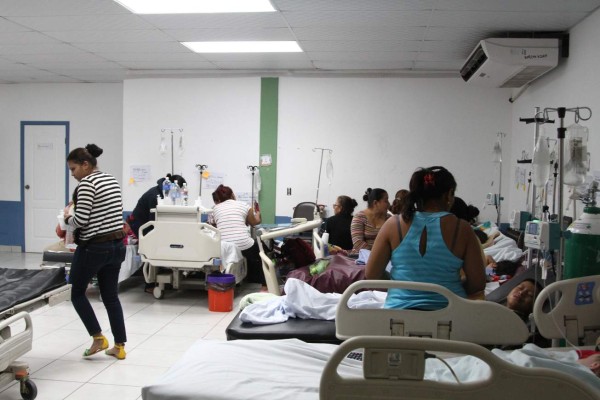 Insuficiente resulta sala para pacientes con dengue por elevada demanda