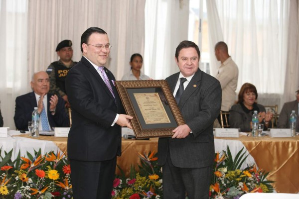 Corte Suprema entrega premios a periodistas