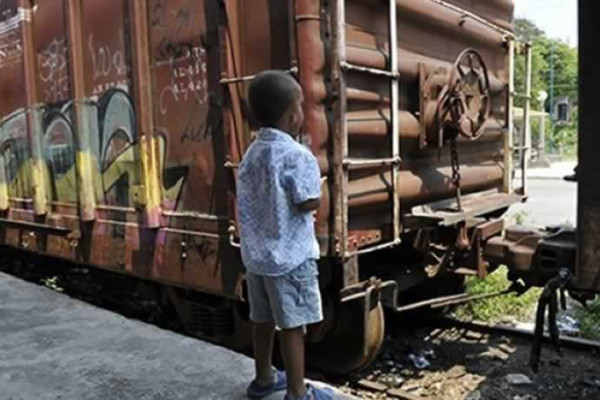 Rescatan a cuatro niños hondureños en Chiapas, México