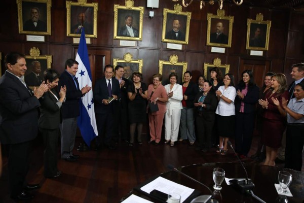 Honduras crea comisión para prevenir el desplazamiento forzado por violencia