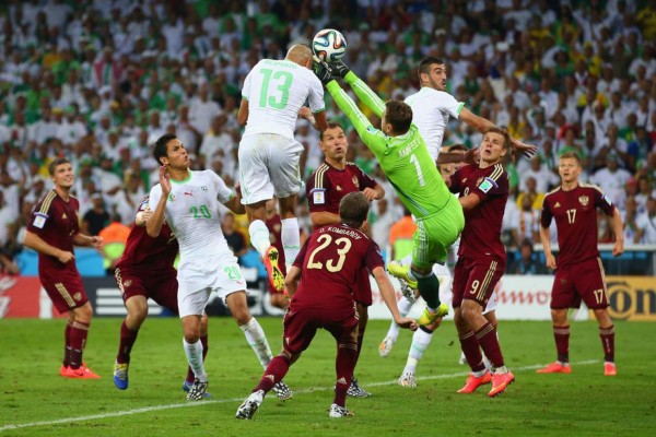 Argelia hace historia pasando a octavos y echa a Rusia del Mundial