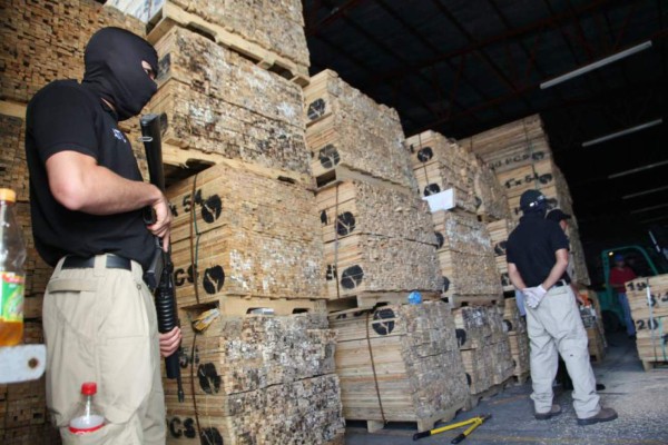 Decomisan casi dos toneladas de droga en Panamá  